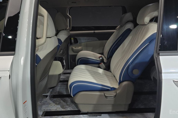 2025 Kia Carnival с пробегом 7 425 км