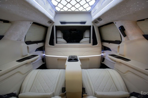 2025 Kia Carnival с пробегом 7 км