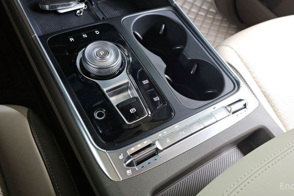 2024 Kia Carnival с пробегом 23 788 км