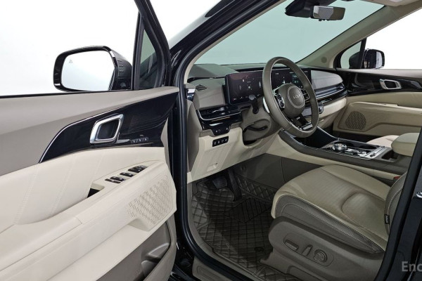 2024 Kia Carnival с пробегом 23 788 км