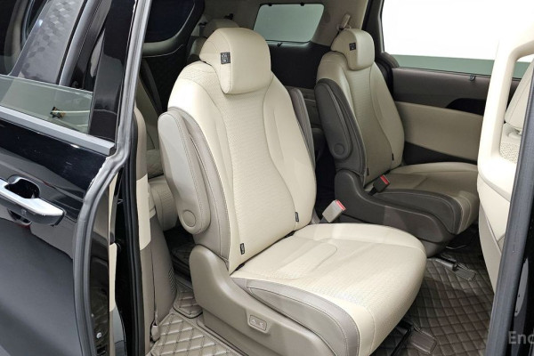 2024 Kia Carnival с пробегом 23 788 км