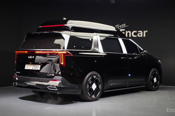 2026 Kia Carnival с пробегом 23 км