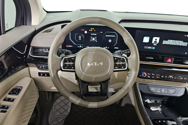 2024 Kia Carnival с пробегом 23 788 км