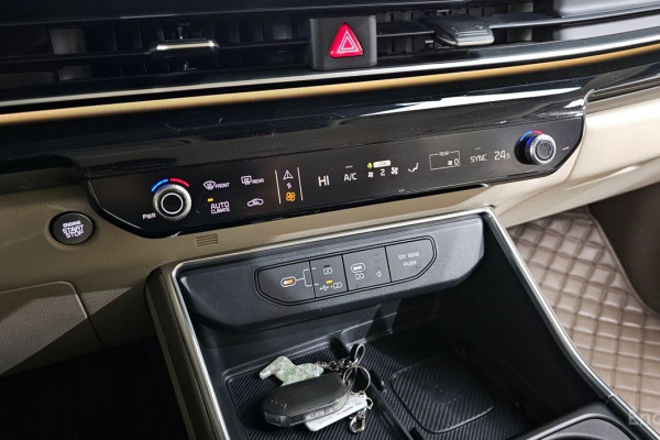 2024 Kia Carnival с пробегом 23 788 км