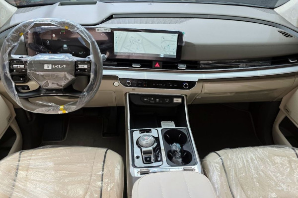 2026 Kia Carnival с пробегом 23 км