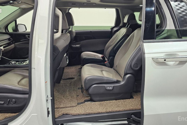 2024 Kia Carnival с пробегом 37 658 км