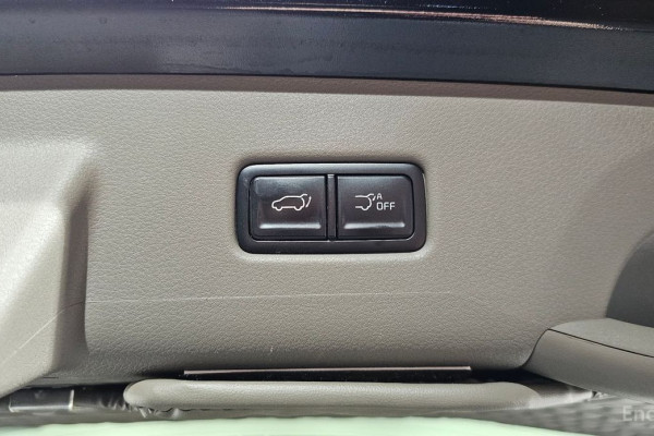 2024 Kia Carnival с пробегом 23 788 км