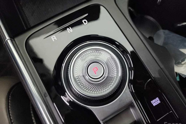 2023 Kia Carnival с пробегом 33 172 км