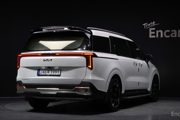 2024 Kia Carnival с пробегом 12 626 км