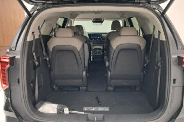 2025 Kia Carnival с пробегом 19 400 км