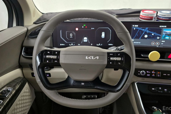 2024 Kia Carnival с пробегом 12 626 км