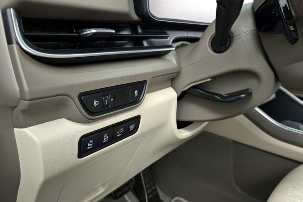 2024 Kia Carnival с пробегом 12 626 км