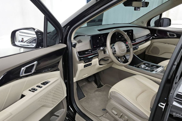 2024 Kia Carnival с пробегом 39 034 км