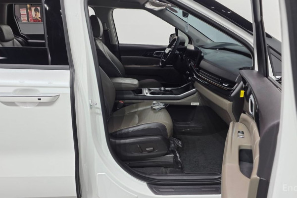 2026 Kia Carnival с пробегом 128 км