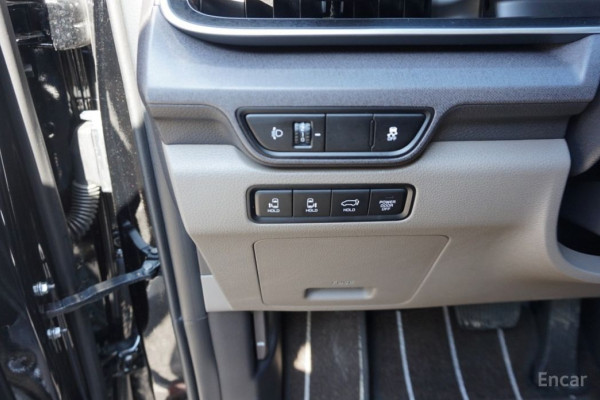 2024 Kia Carnival с пробегом 18 242 км