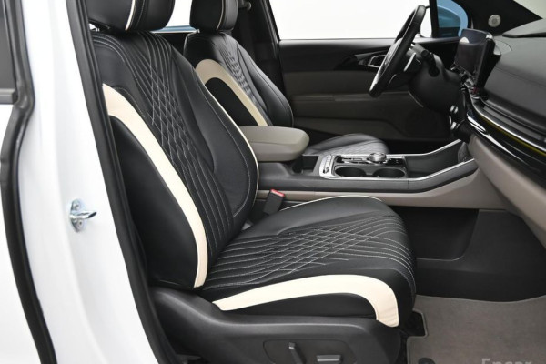 2024 Kia Carnival с пробегом 23 385 км