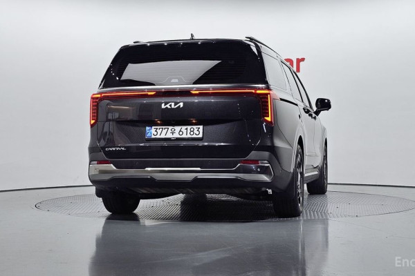 2024 Kia Carnival с пробегом 5 839 км