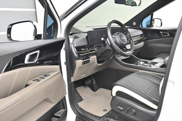 2024 Kia Carnival с пробегом 23 385 км