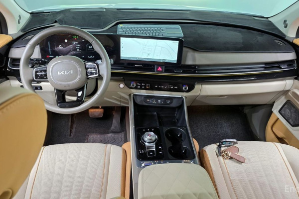 2024 Kia Carnival с пробегом 11 871 км