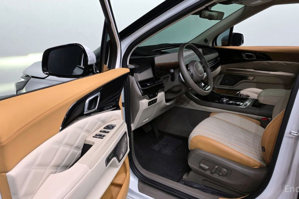 2024 Kia Carnival с пробегом 11 871 км