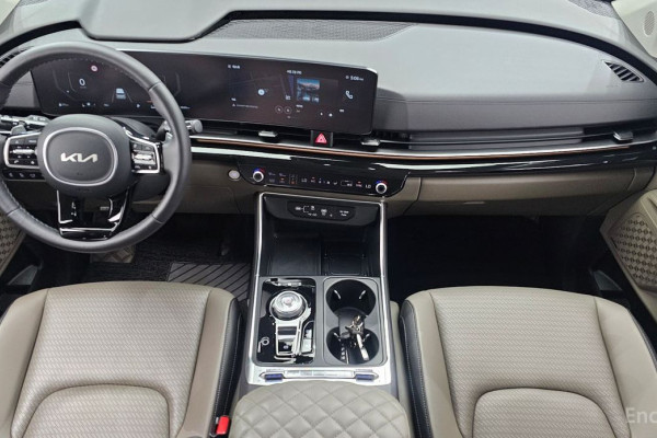 2024 Kia Carnival с пробегом 5 839 км