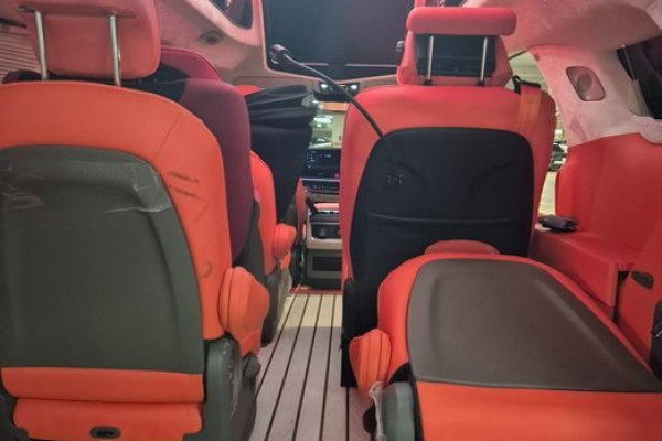 2024 Kia Carnival с пробегом 5 242 км