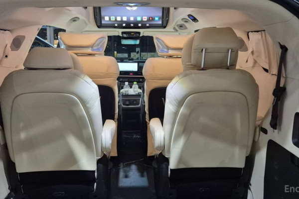 2025 Kia Carnival с пробегом 26 000 км