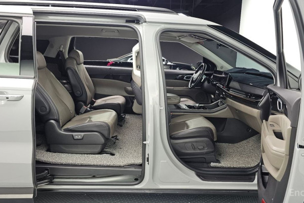 2024 Kia Carnival с пробегом 37 859 км