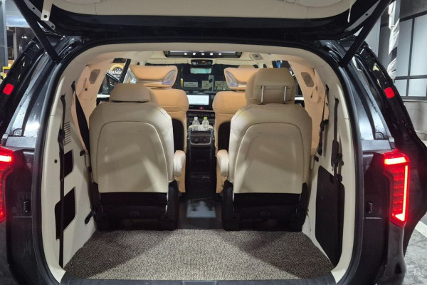 2025 Kia Carnival с пробегом 26 000 км