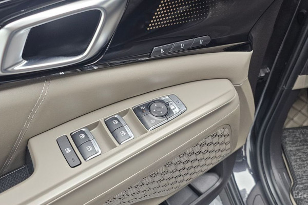 2024 Kia Carnival с пробегом 5 839 км