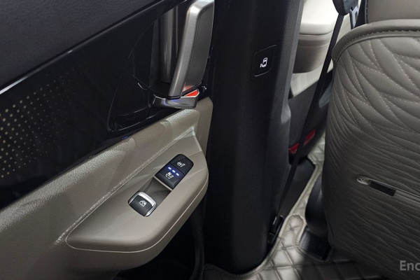 2024 Kia Carnival с пробегом 5 839 км