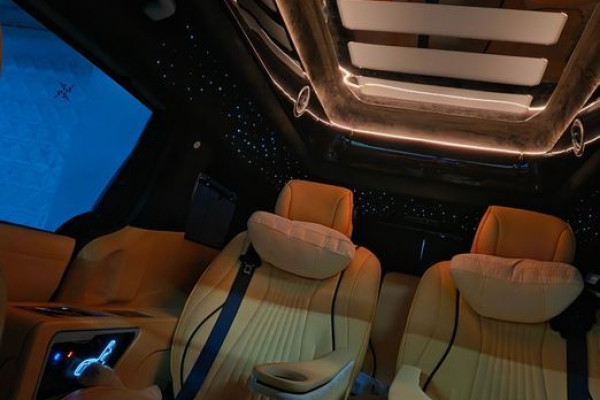 2024 Kia Carnival с пробегом 23 528 км