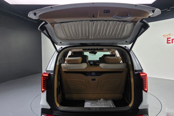 2024 Kia Carnival с пробегом 11 871 км