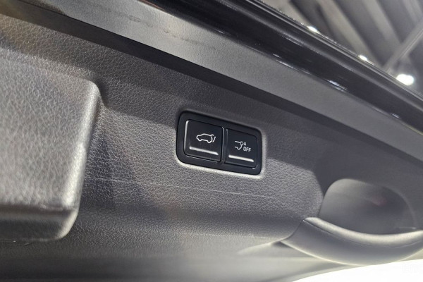 2024 Kia Carnival с пробегом 5 839 км