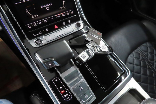 2023 Audi Q8 с пробегом 55 177 км