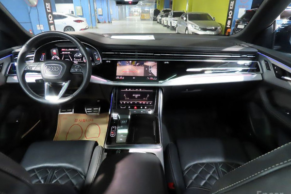 2023 Audi Q8 с пробегом 55 177 км