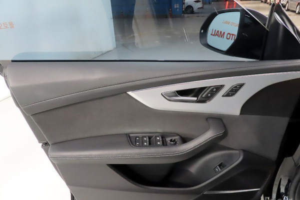 2023 Audi Q8 с пробегом 55 177 км