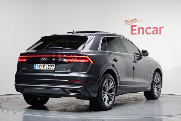 2021 Audi Q8 с пробегом 88 225 км