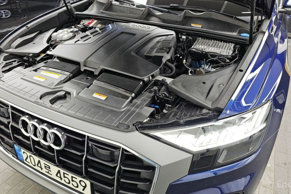 2021 Audi Q8 с пробегом 65 957 км
