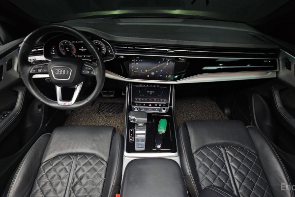 2021 Audi Q8 с пробегом 92 542 км
