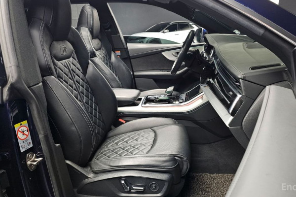 2021 Audi Q8 с пробегом 92 542 км