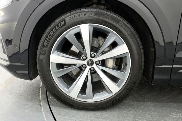 2021 Audi Q8 с пробегом 40 049 км