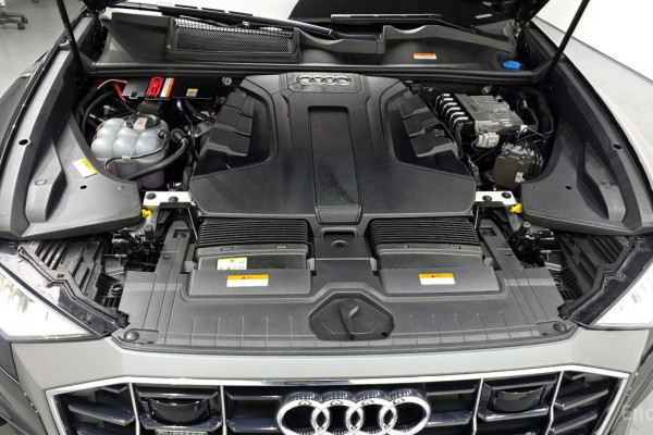 2021 Audi Q8 с пробегом 40 049 км