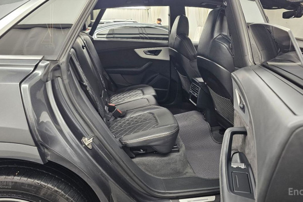 2021 Audi Q8 с пробегом 88 225 км