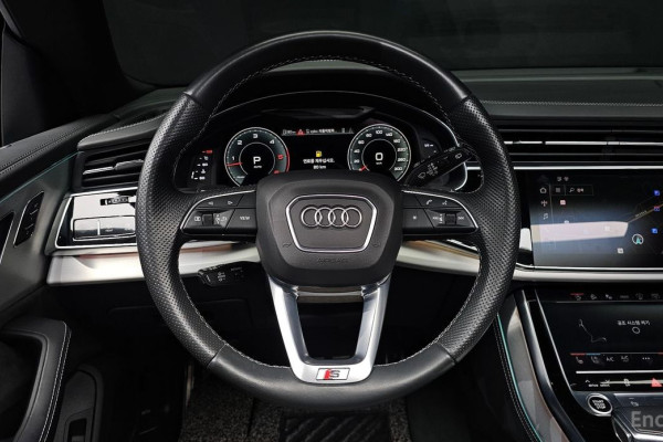 2021 Audi Q8 с пробегом 92 542 км