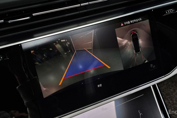 2021 Audi Q8 с пробегом 92 542 км