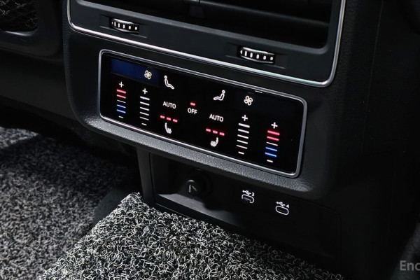 2021 Audi Q8 с пробегом 92 542 км