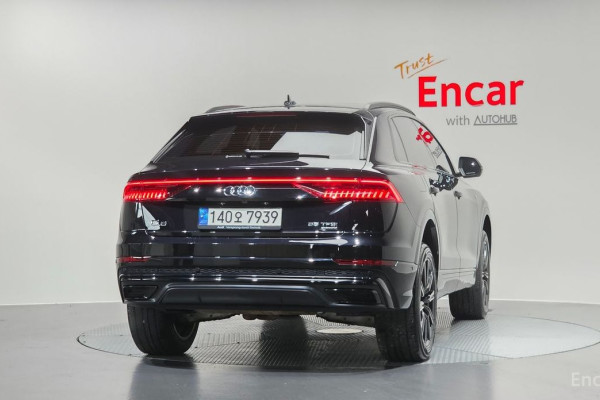 2021 Audi Q8 с пробегом 105 306 км