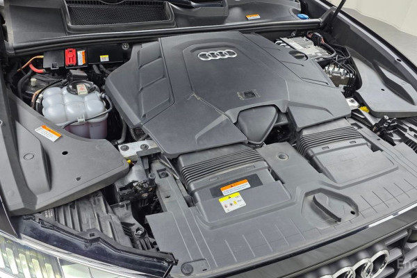 2021 Audi Q8 с пробегом 105 306 км