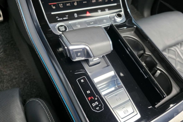 2021 Audi Q8 с пробегом 111 772 км